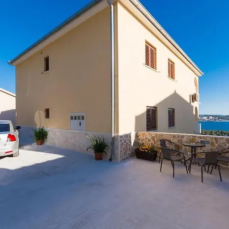 Ivana Apartament *