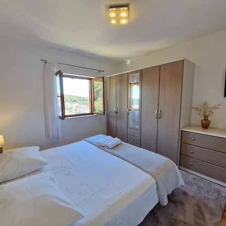 Apartment Ivana *