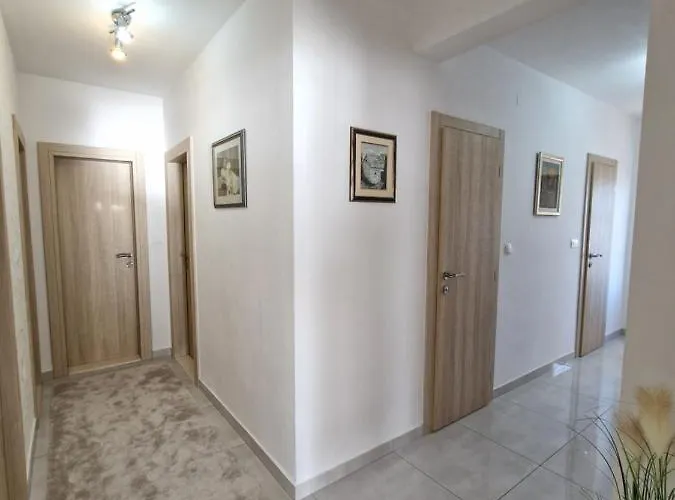 شقة Ivana تروغير